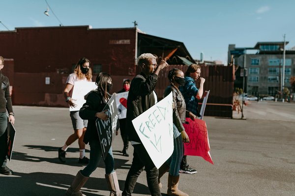 Maîtrisez l'art de la sculpture sur bois : Techniques incontournables pour débutants créatifs